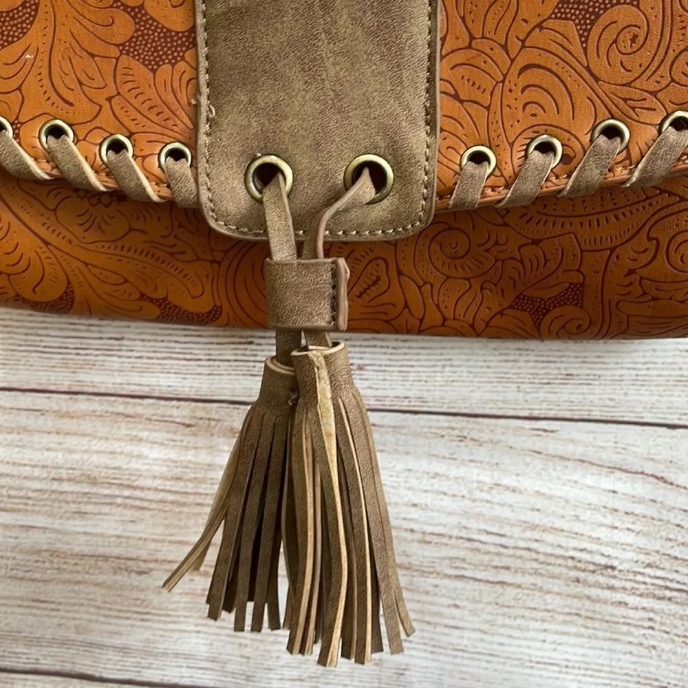 VEGAN LEATHER CROSSBODY‎ BAG WITH FRINGE